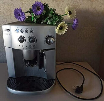 Kávovar DeLonghi MAGNIFICA ESAM4200