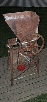 MLYNEC NA OVOCIE,REPU,TEKVICE