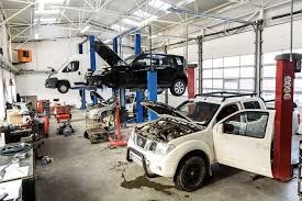 POMOCNÍK / AUTOMECHANIK DO AUTOSERVISU