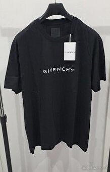 GIVENCHY TRIKO1