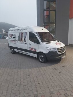 Montážnik  interiérových dverí SAPELI