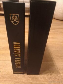 Krúžkový zakladač A4 - obal na zbierku zákonov