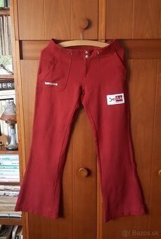 Červené teplákové nohavice