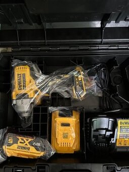 Rázový uťahovák DeWalt