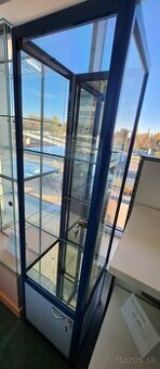 Sklenená vitrína - modrá