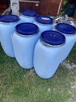 plastové sudy cca 70 litrové