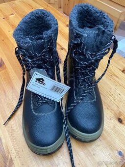 Predam pracovne zimne topanky 44