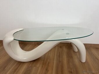 Konferenčný stolík