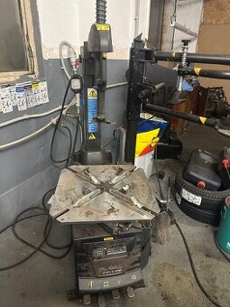 Vybavenie pneuservisu