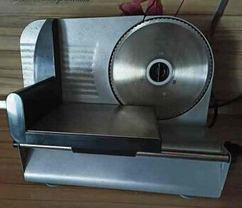 Elektrický krájač Tarrington House FS 1500 M