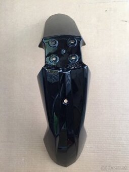 Nová olejová nádržka a nový predný blatník