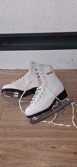 Dievčenské korčule