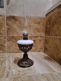 Stará petrolejová lampa