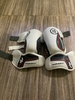 Hokejove lakťové chrániče