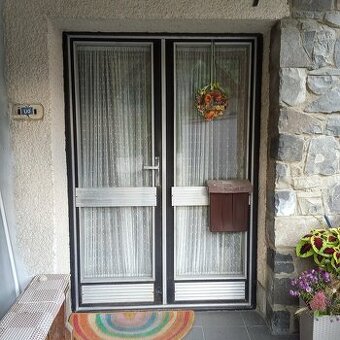 Vchodové dvere-"samotné krídla"