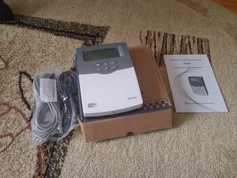 Ovládač solárneho systému SR208C