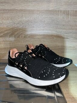 Predám dievčenské tenisky Under Armour