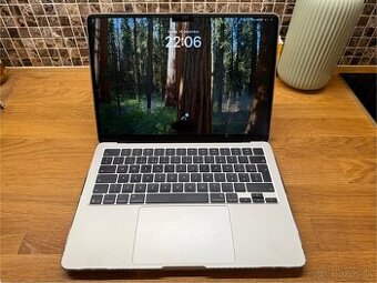 MacBook Air 13" Apple M4 10C CPU 10C GPU 24GB 512GB Zlaty
