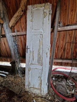 Lacno predám staré / historické dvere a rámy okien