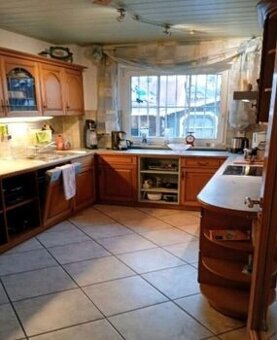 Rustikální dubová linka do U se spotřebiči,6302