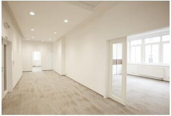 Reprezentatívny kancelársky celok 274m2 + 4 x parking, v his