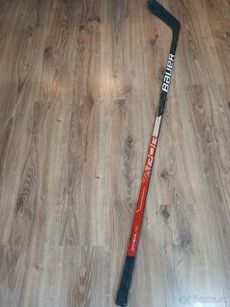 Predám spájanú hokejku Bauer Hyperlite
