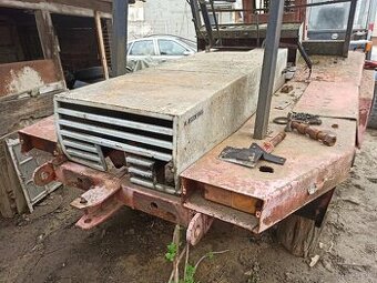 Desta dvhm kryt na motor kapota