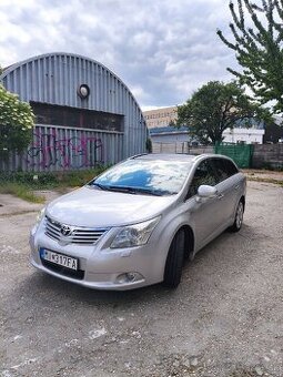 Toyota Avensis 2010, automat