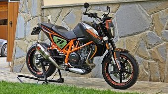 KTM Duke 690, Akrapovic, 1 600 € v extra výbave, ABS