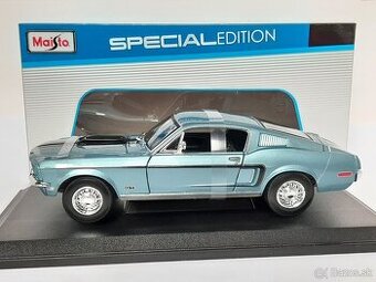 1:18 - Ford Mustang - Maisto - 1:18