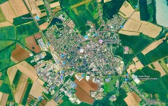 Investičný pozemok s budovami Michalovce, plocha 30.000m2