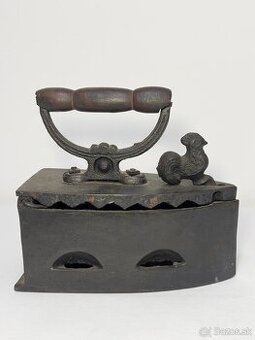 Liatinová žehlička a klopadlo