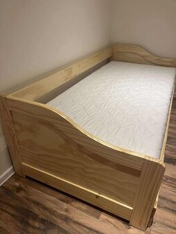 Predám drevenú borovicovú súpravu do detskej izby