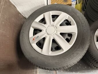 Zimné gumy 215/60 r16 na 5x112 plechových diskoch