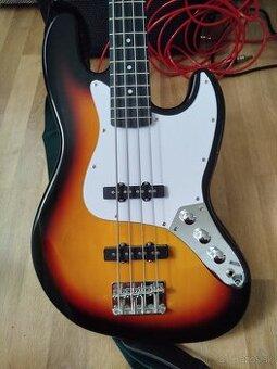 Basová gitara s combom - 1