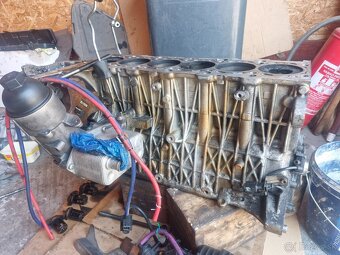 Rozpredam motor M57 210kw 306d5 kluka/piesty/ojnice atd