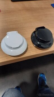 Predam retro zasuvky.