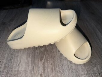 Adidas Yeezy Slide Bone US12 (28-29cm)