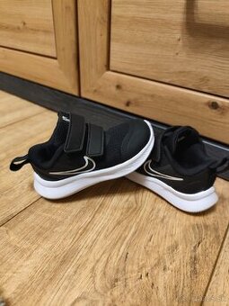 č.21 Nové botasky/tenisky Nike