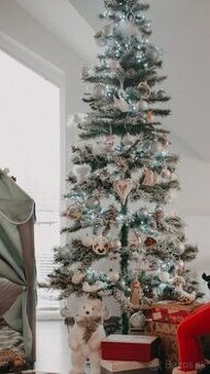 Zasnežený vianočný stromček 198cm