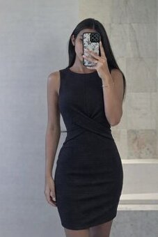 damske cierne elegantne minisaty