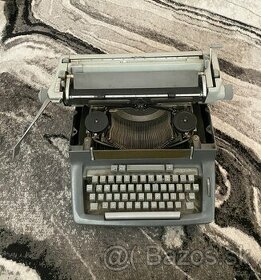 Písací stroj CONSUL