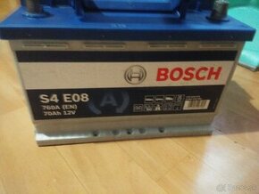 Autobatéria akumulátor baterka do auta Bosch 4 70 Ah
