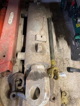 Hydraulicky valec