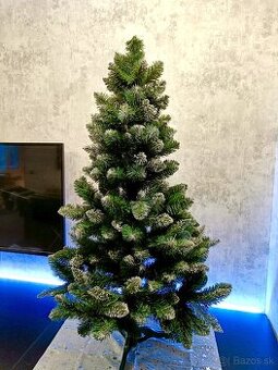 Vianočný stromček umelý / 150 cm