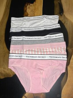 Logo nohavičky S Victoria’s Secret / PINK