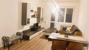 2-izbový byt s balkónom, internetom, centrum - 1