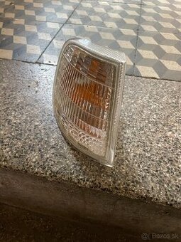 Predám pravé predné smerové svetlo – Peugeot 405 (1987–1996)