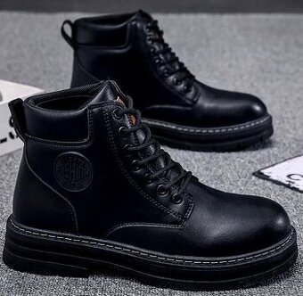 Členkové čierne topánky