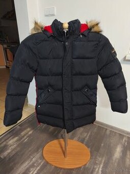 Zimná čierna chlapčenská vetrovka s červeným vnútrom - 1